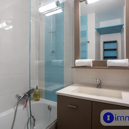 Air-conditioned In With Swimming Pool Apartament Mandelieu