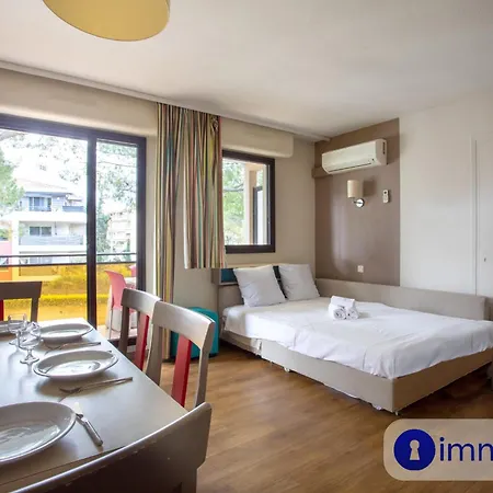 Air-conditioned In With Swimming Pool Apartament