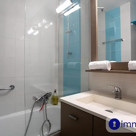 Air-conditioned In With Swimming Pool Mandelieu
