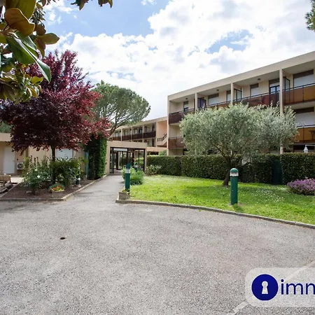 Air-conditioned In With Swimming Pool Apartament