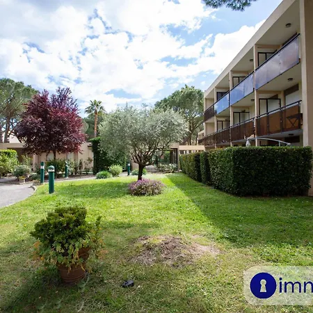 Air-conditioned In With Swimming Pool Apartament Mandelieu
